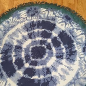 Gypsy round blanket with Milly Resting Beach Face